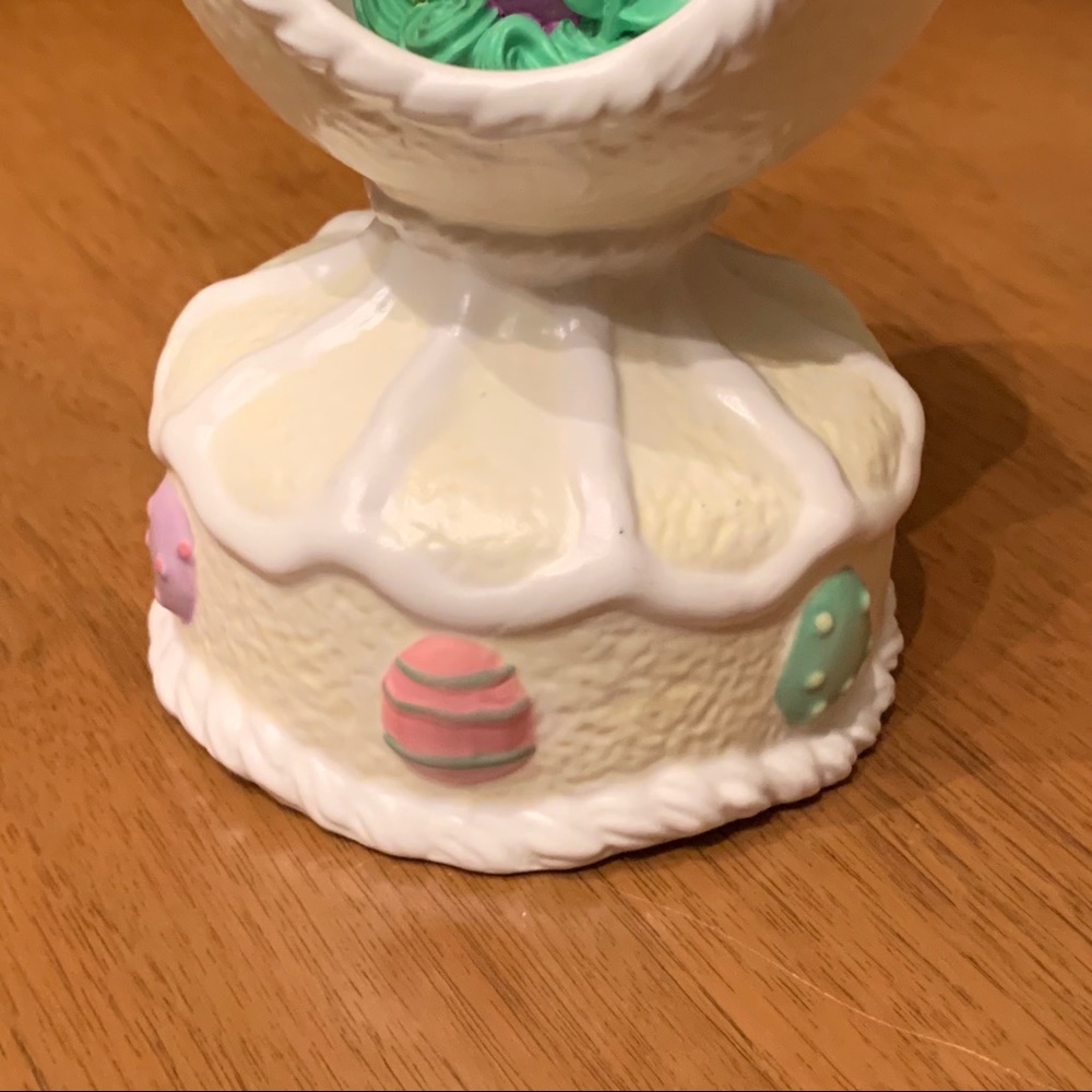 Springtime Rotating Musical Easter Egg - Picture 4 of 13